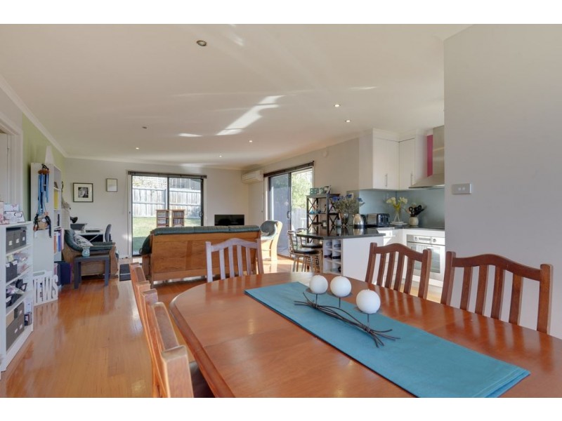 1/3 Raleigh Court, Howrah TAS 7018