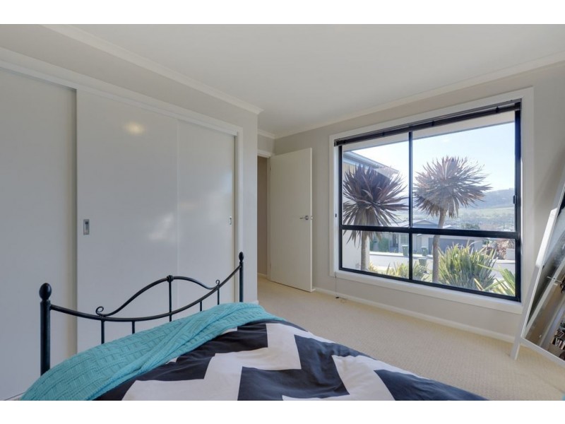 1/3 Raleigh Court, Howrah TAS 7018