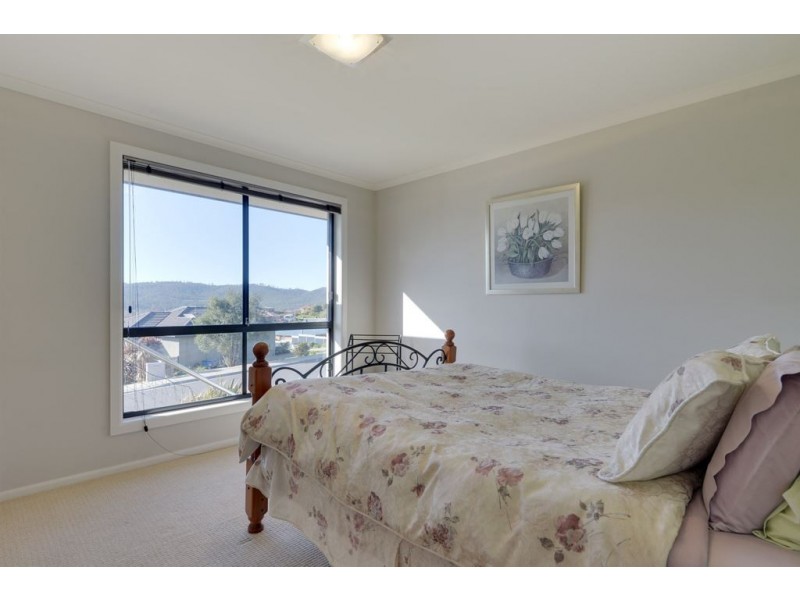 1/3 Raleigh Court, Howrah TAS 7018