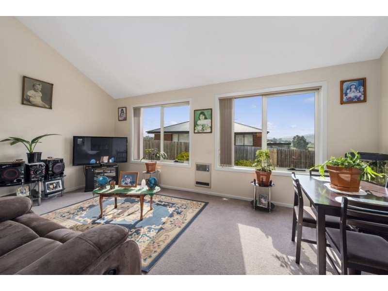 2/22 Lucas Place, Brighton TAS 7030