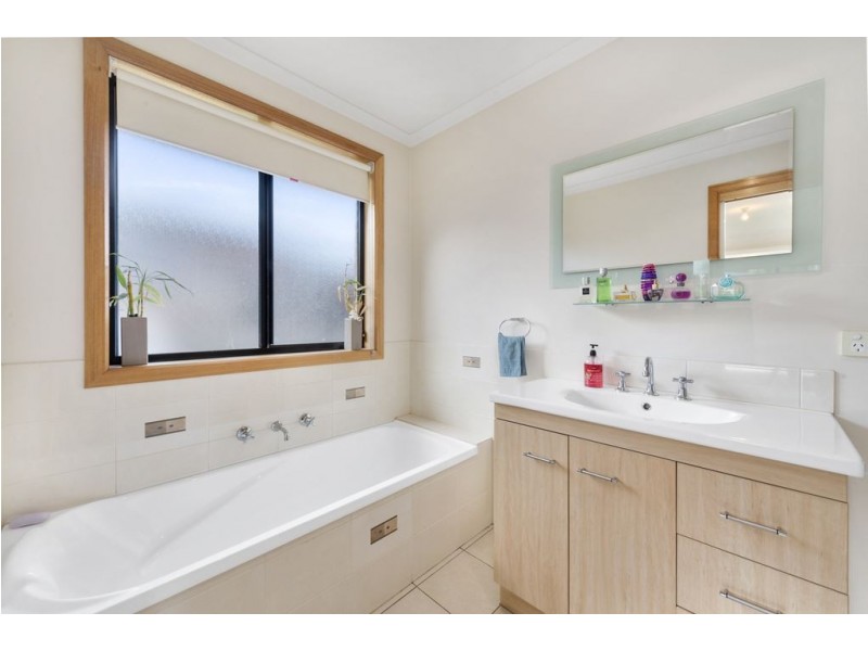 12 Nirranda Court, Oakdowns TAS 7019