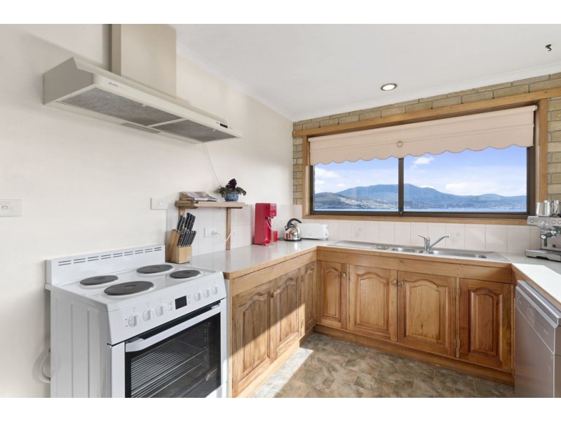 923 Oceana Drive, Tranmere TAS 7018
