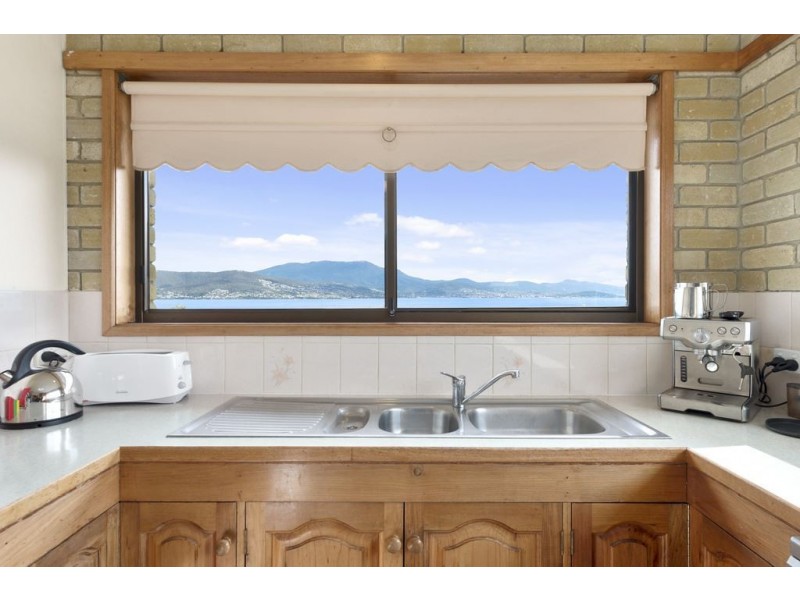 923 Oceana Drive, Tranmere TAS 7018