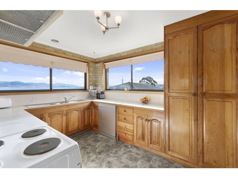 923 Oceana Drive, Tranmere TAS 7018