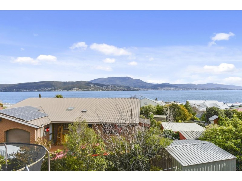 923 Oceana Drive, Tranmere TAS 7018