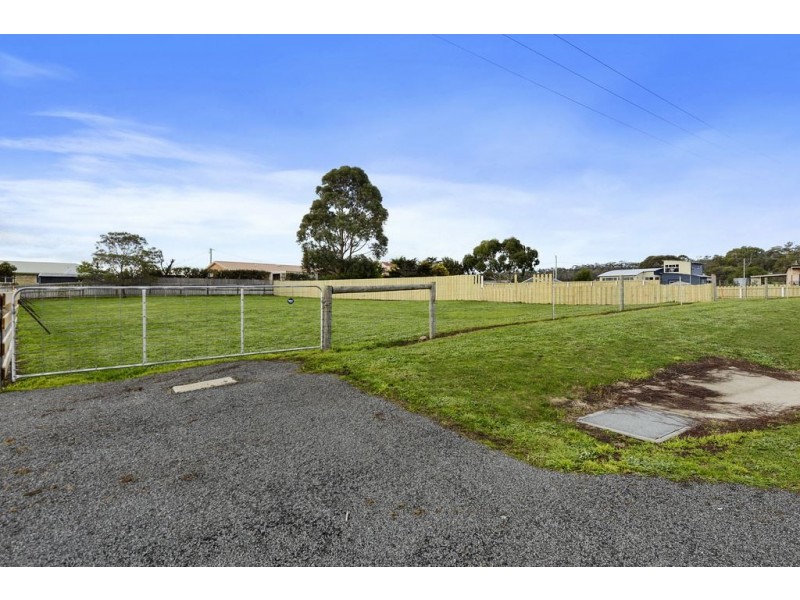 8 Blake Street, Opossum Bay TAS 7023