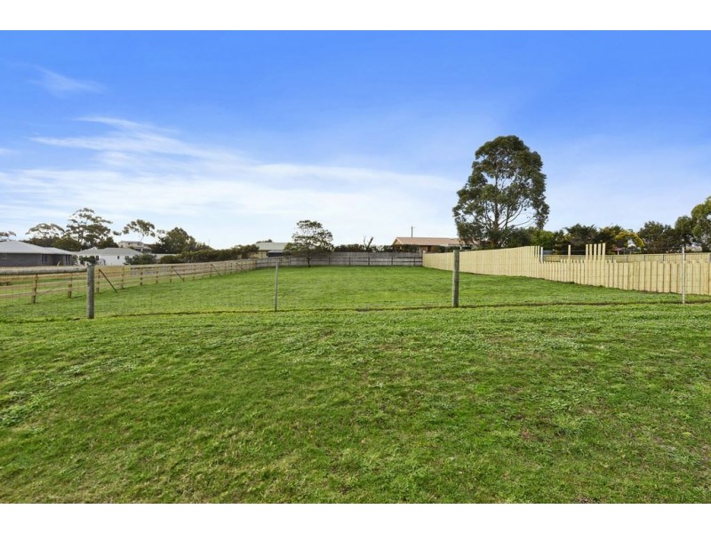 8 Blake Street, Opossum Bay TAS 7023