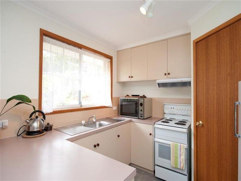 3/135 Malunna Road, Lindisfarne TAS 7015