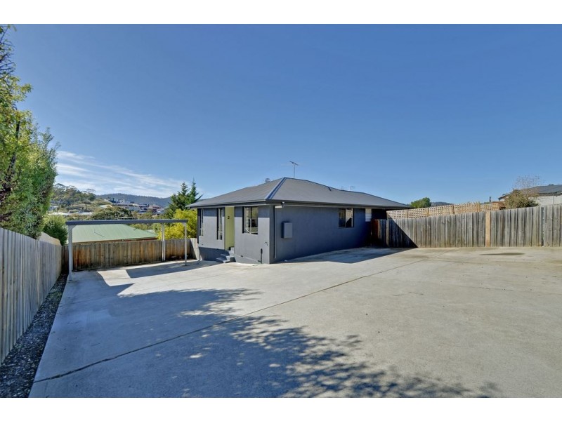 2/20 Raleigh Court, Howrah TAS 7018
