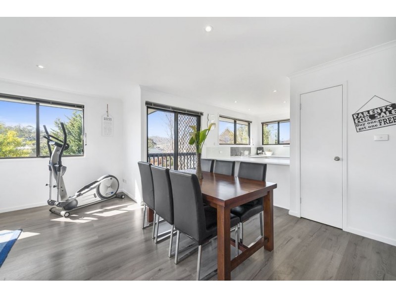 2/20 Raleigh Court, Howrah TAS 7018