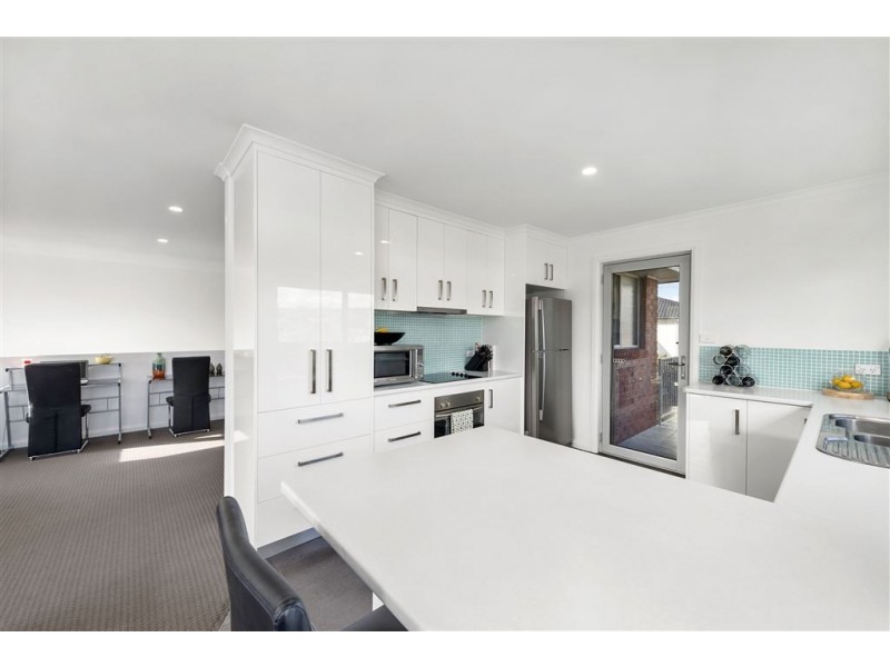 2/107A Cambridge Road, Bellerive TAS 7018