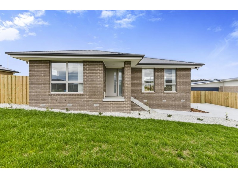 4 Ernest Road, Rokeby TAS 7019