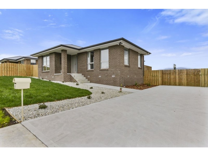 4 Ernest Road, Rokeby TAS 7019