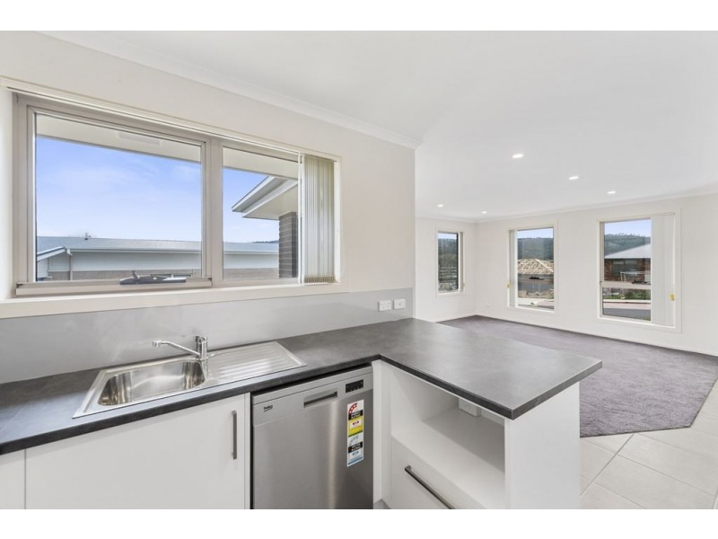 4 Ernest Road, Rokeby TAS 7019