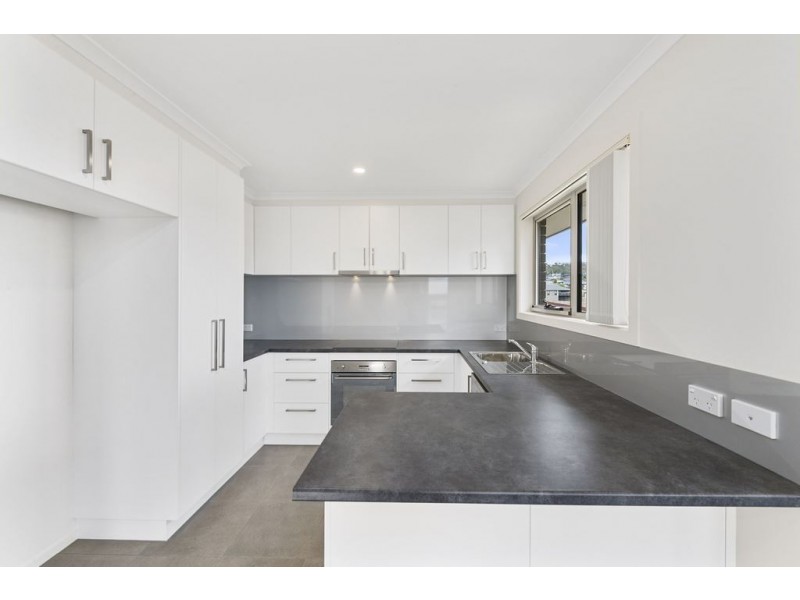 4 Ernest Road, Rokeby TAS 7019