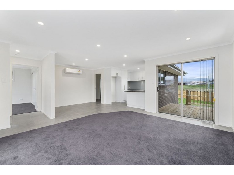 4 Ernest Road, Rokeby TAS 7019