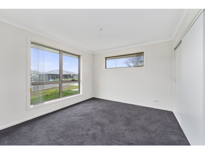 4 Ernest Road, Rokeby TAS 7019