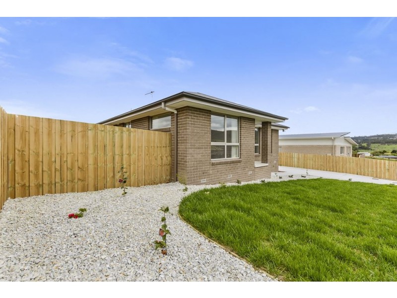 4 Ernest Road, Rokeby TAS 7019