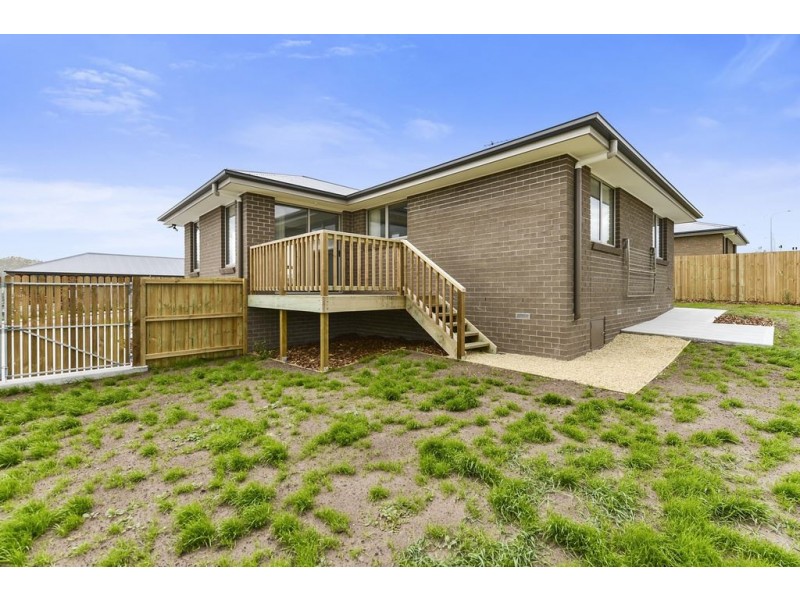 4 Ernest Road, Rokeby TAS 7019