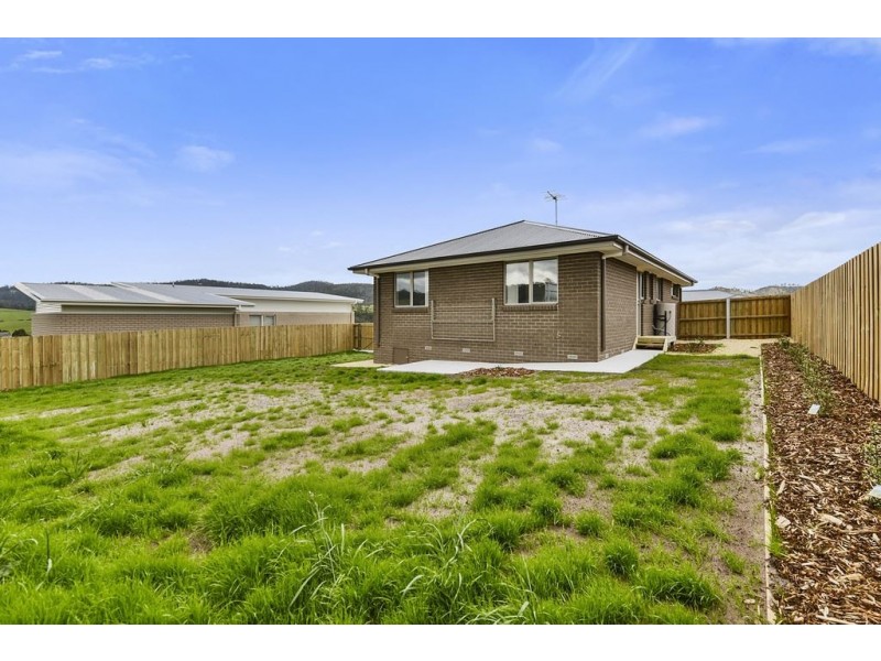 4 Ernest Road, Rokeby TAS 7019