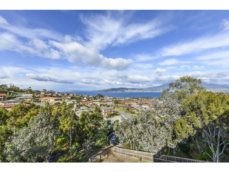 2/19 Skyline Drive, Howrah TAS 7018