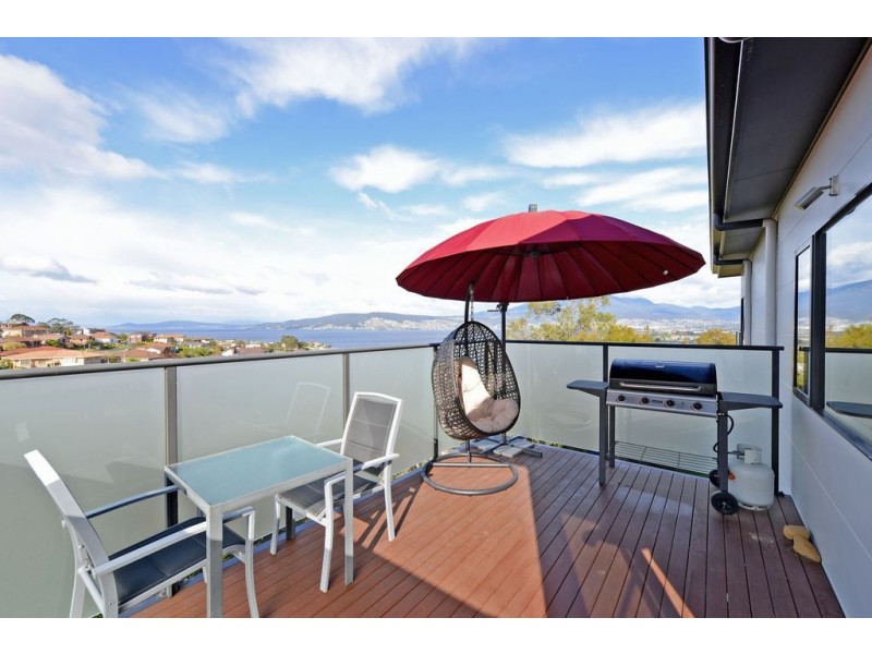 2/19 Skyline Drive, Howrah TAS 7018