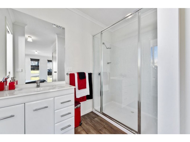 63 Reynolds Road, Midway Point TAS 7171