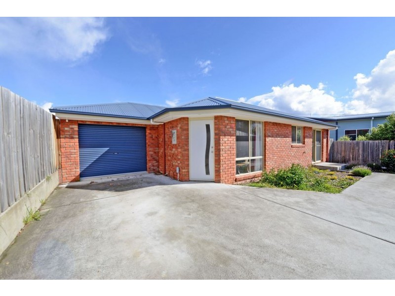 2/99 Bass Street, Warrane TAS 7018