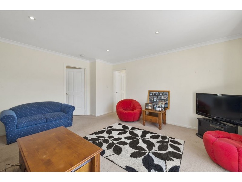 2/99 Bass Street, Warrane TAS 7018