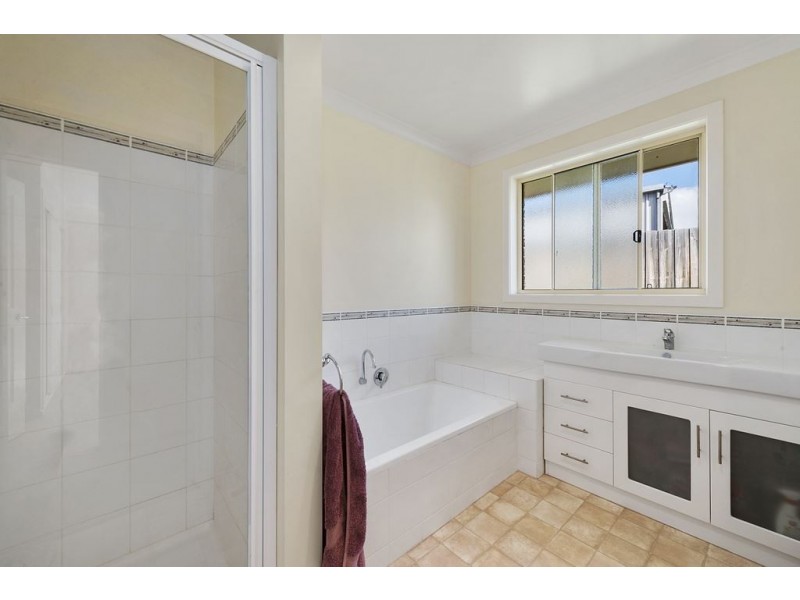 2/99 Bass Street, Warrane TAS 7018