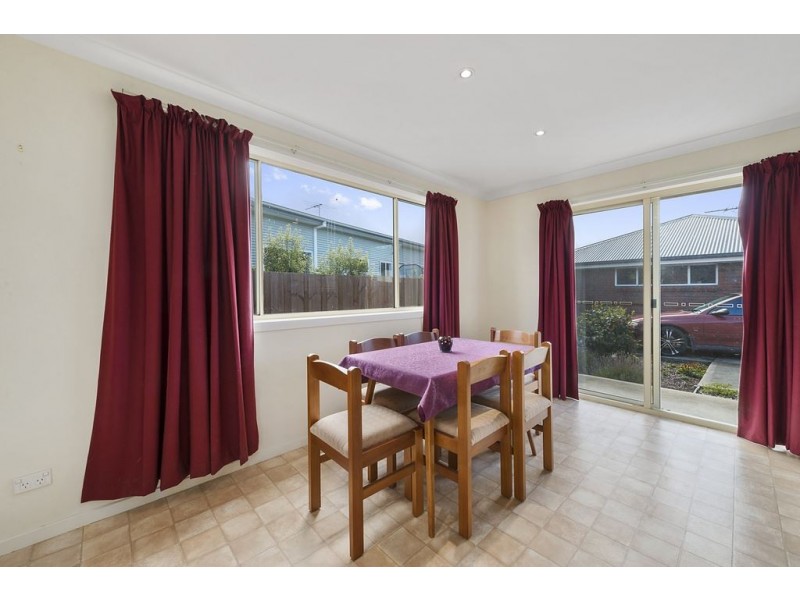 2/99 Bass Street, Warrane TAS 7018