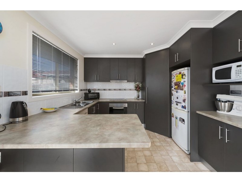 2/99 Bass Street, Warrane TAS 7018