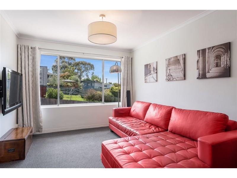 1/8 Wallace Ave, Lenah Valley TAS 7008