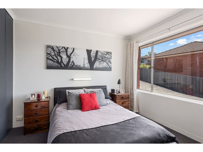 1/8 Wallace Ave, Lenah Valley TAS 7008