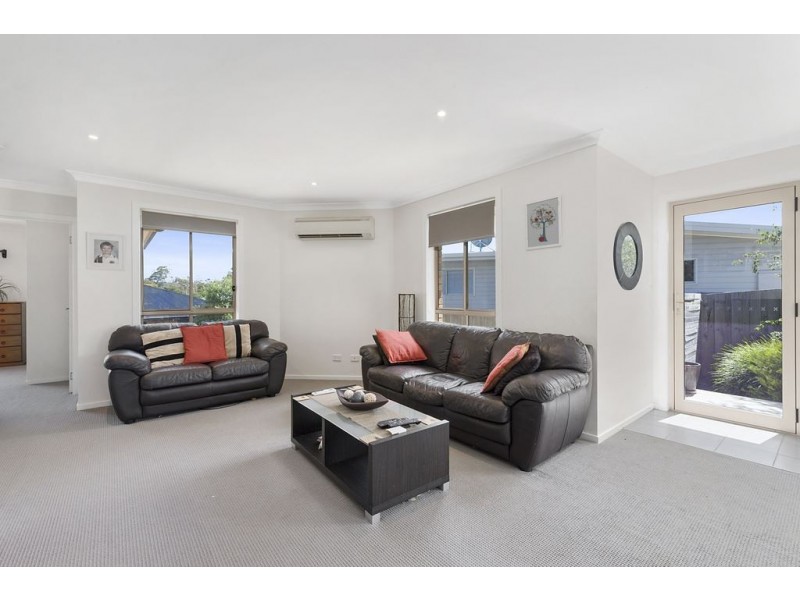 2/2 Juliana Close, Oakdowns TAS 7019