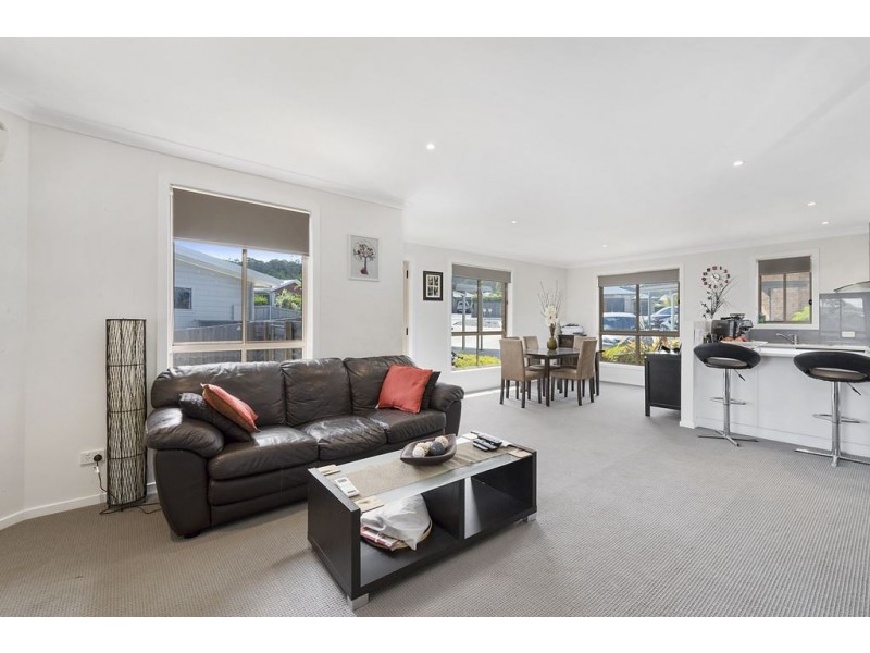 2/2 Juliana Close, Oakdowns TAS 7019