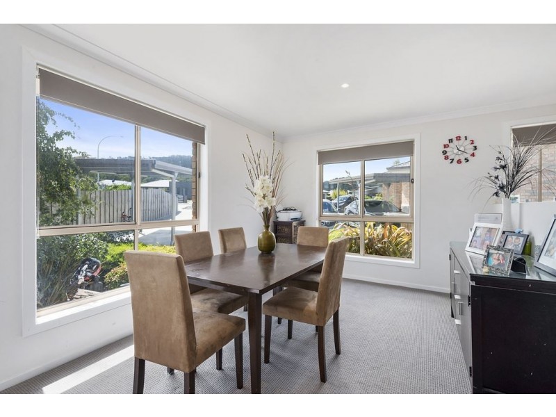 2/2 Juliana Close, Oakdowns TAS 7019