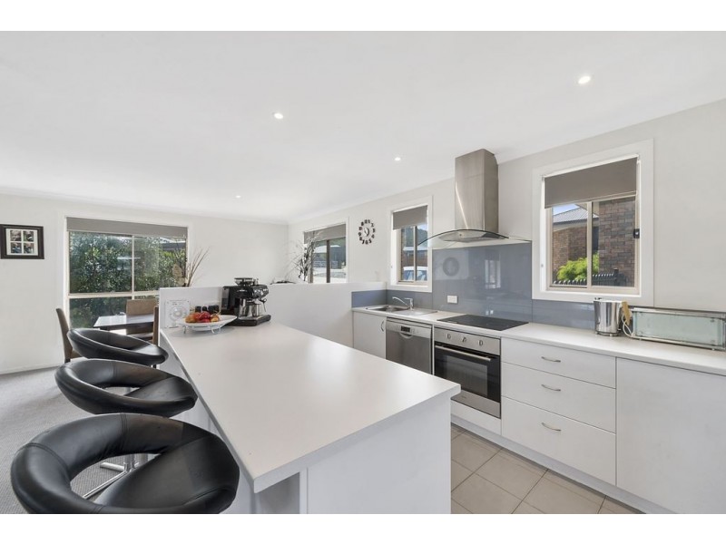 2/2 Juliana Close, Oakdowns TAS 7019