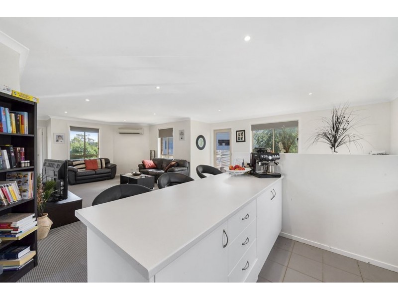 2/2 Juliana Close, Oakdowns TAS 7019