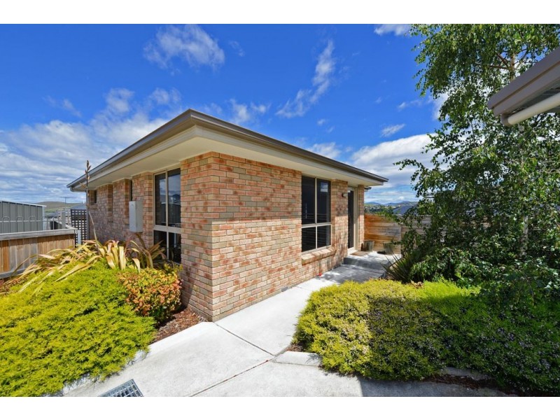 2/2 Juliana Close, Oakdowns TAS 7019