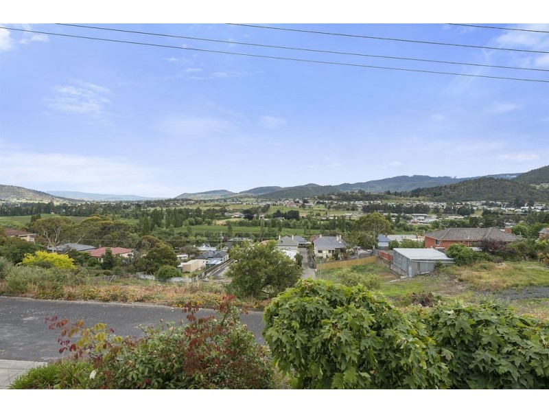 28 Sharland Avenue, New Norfolk TAS 7140