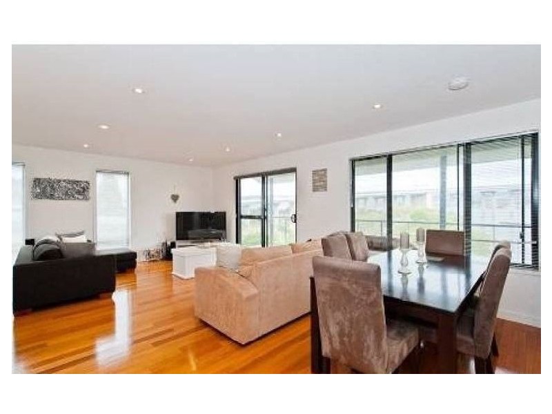 3/10 Marana Avenue, Rose Bay TAS 7015