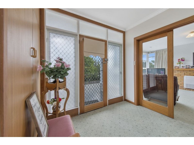 4 Milford Street, Lindisfarne TAS 7015