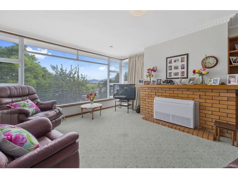 4 Milford Street, Lindisfarne TAS 7015
