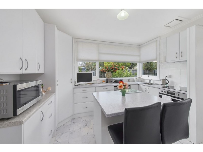 4 Milford Street, Lindisfarne TAS 7015