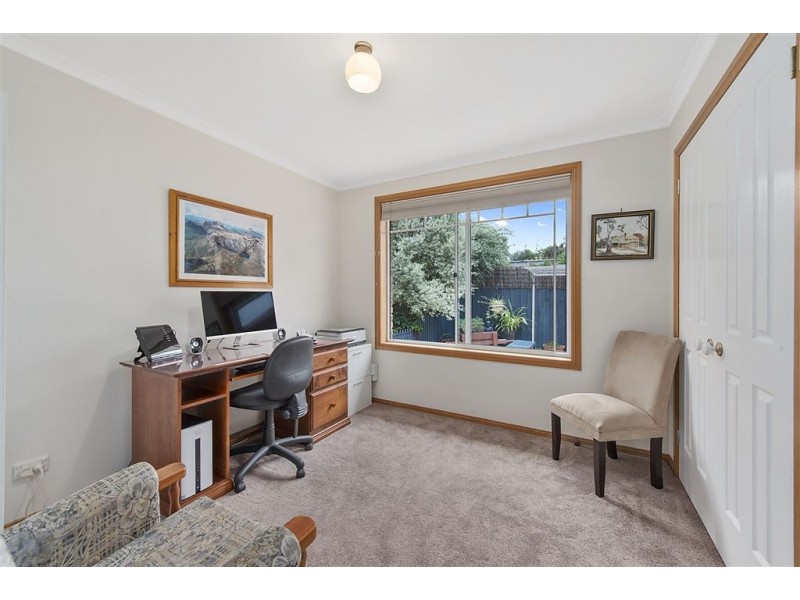 8 Balaka street, Rosny TAS 7018