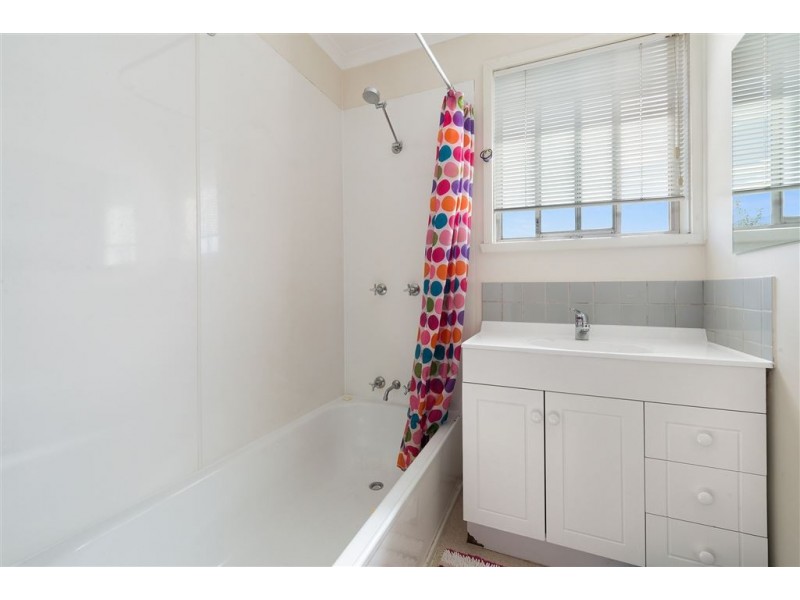 11 Sunray Court, Rokeby TAS 7019