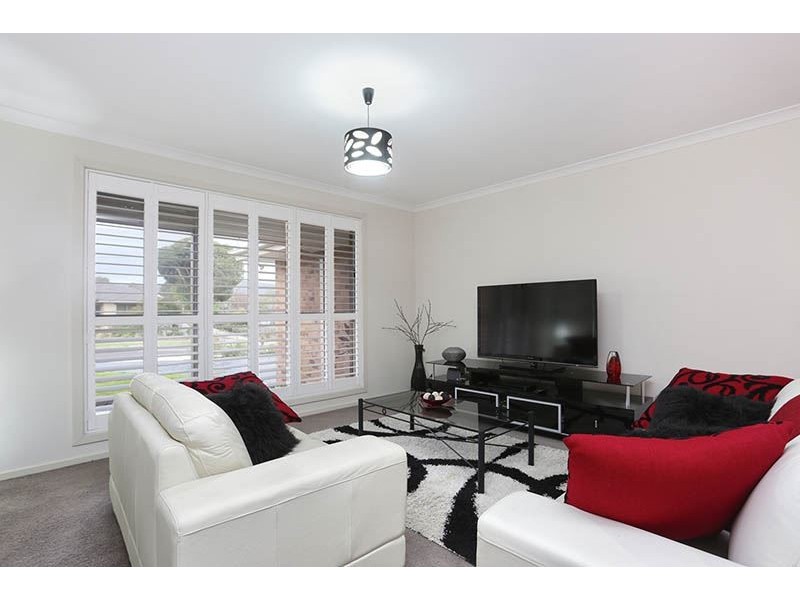 12 Ozone Road, Bayswater VIC 3153