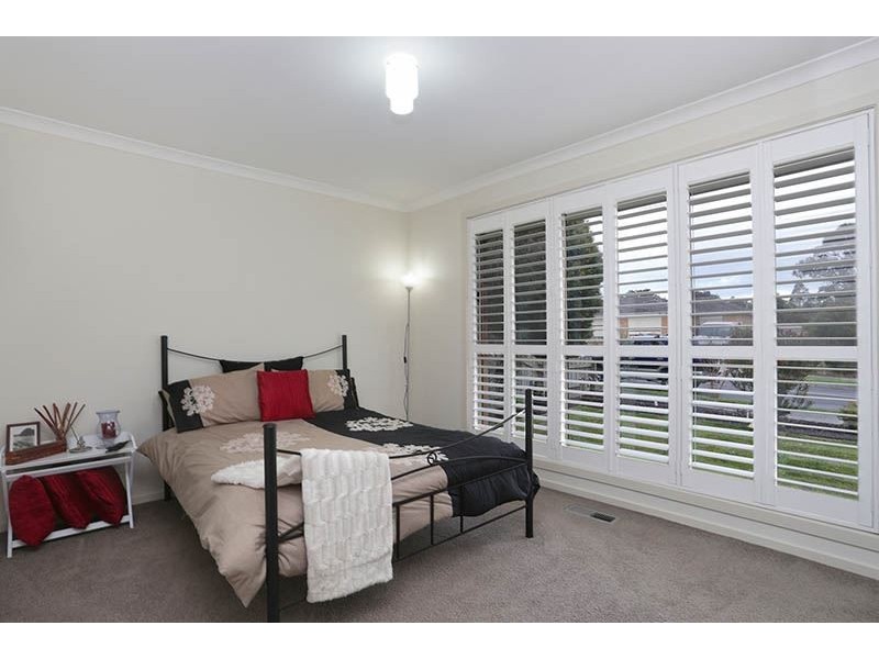 12 Ozone Road, Bayswater VIC 3153