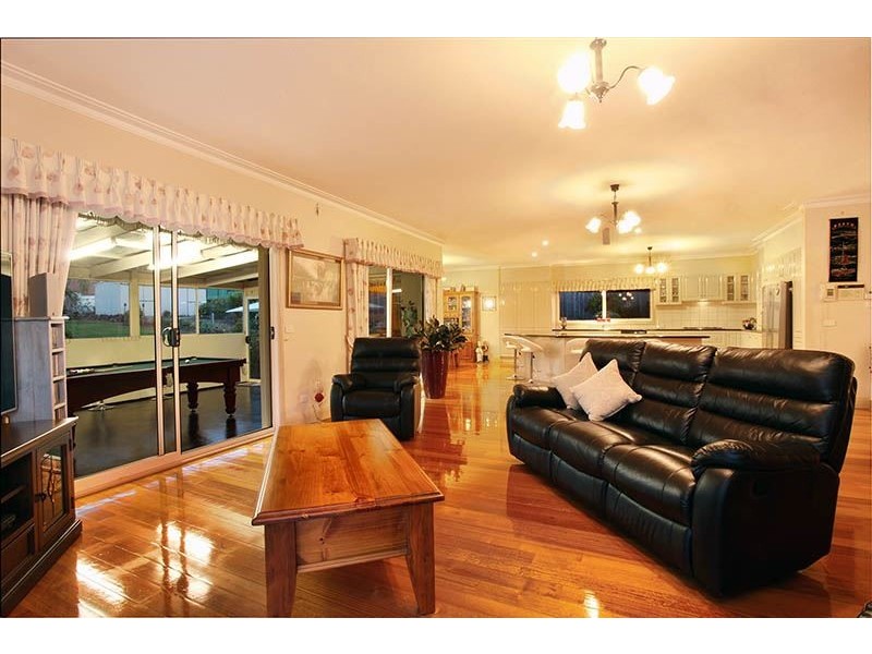 6-8 Allamanda Boulevard, Lysterfield VIC 3156